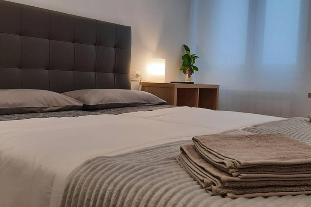 Apartamentos Milan 2 Ов'єдо Екстер'єр фото