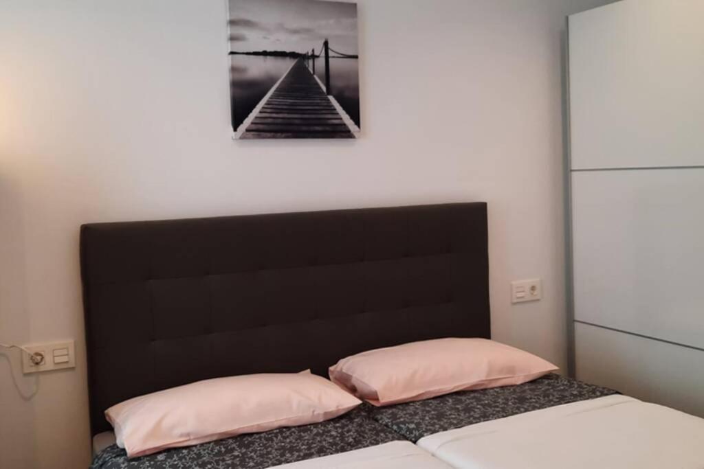 Apartamentos Milan 2 Ов'єдо Екстер'єр фото