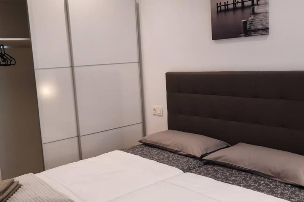 Apartamentos Milan 2 Ов'єдо Екстер'єр фото