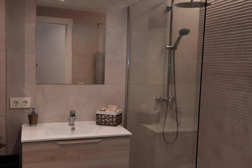 Apartamentos Milan 2 Ов'єдо Екстер'єр фото